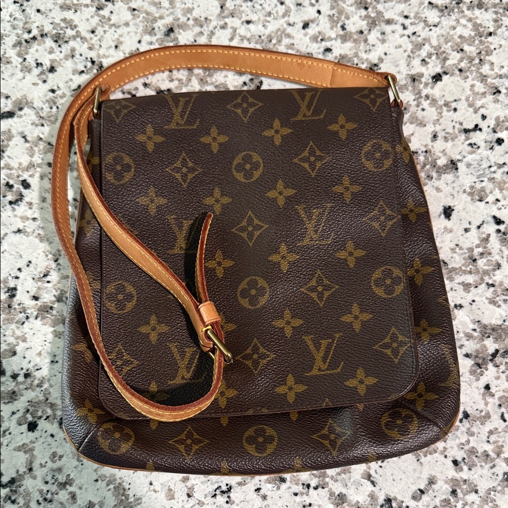 Louis Vuitton Classic Monogram Crossbody Bag - Picture 1 of 4